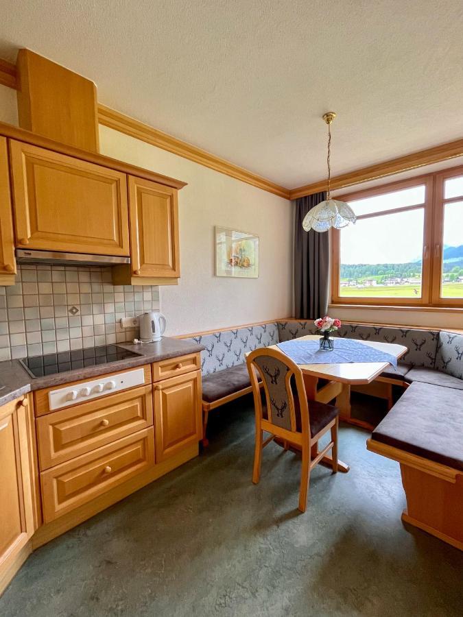 Apartmenthaus Brigitte ลอยทัช ภายนอก รูปภาพ