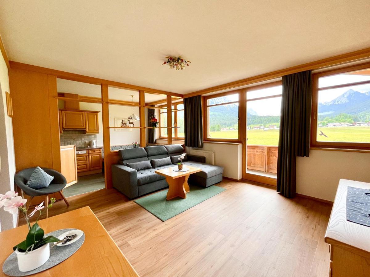 Apartmenthaus Brigitte ลอยทัช ภายนอก รูปภาพ