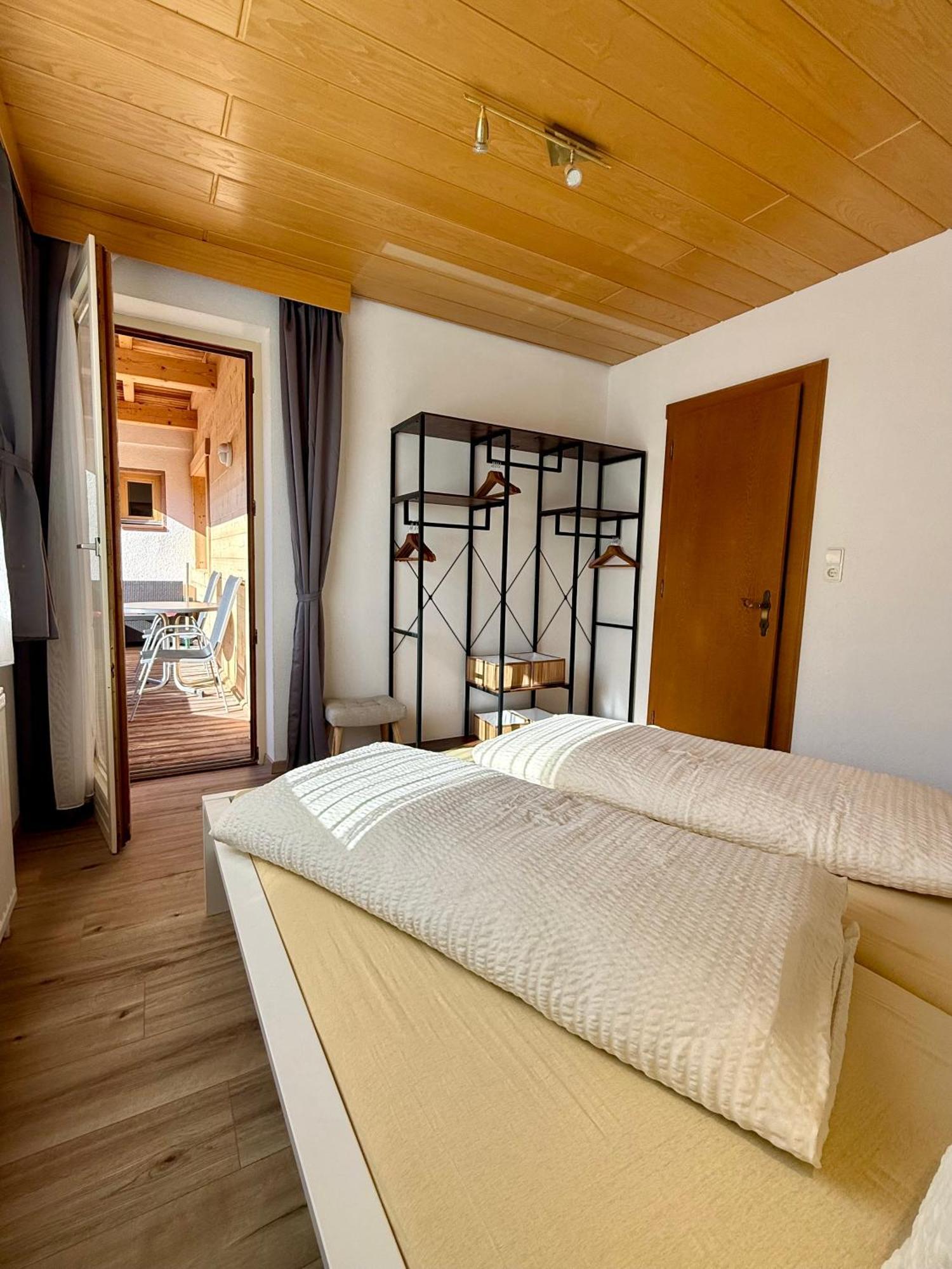 Apartmenthaus Brigitte ลอยทัช ภายนอก รูปภาพ