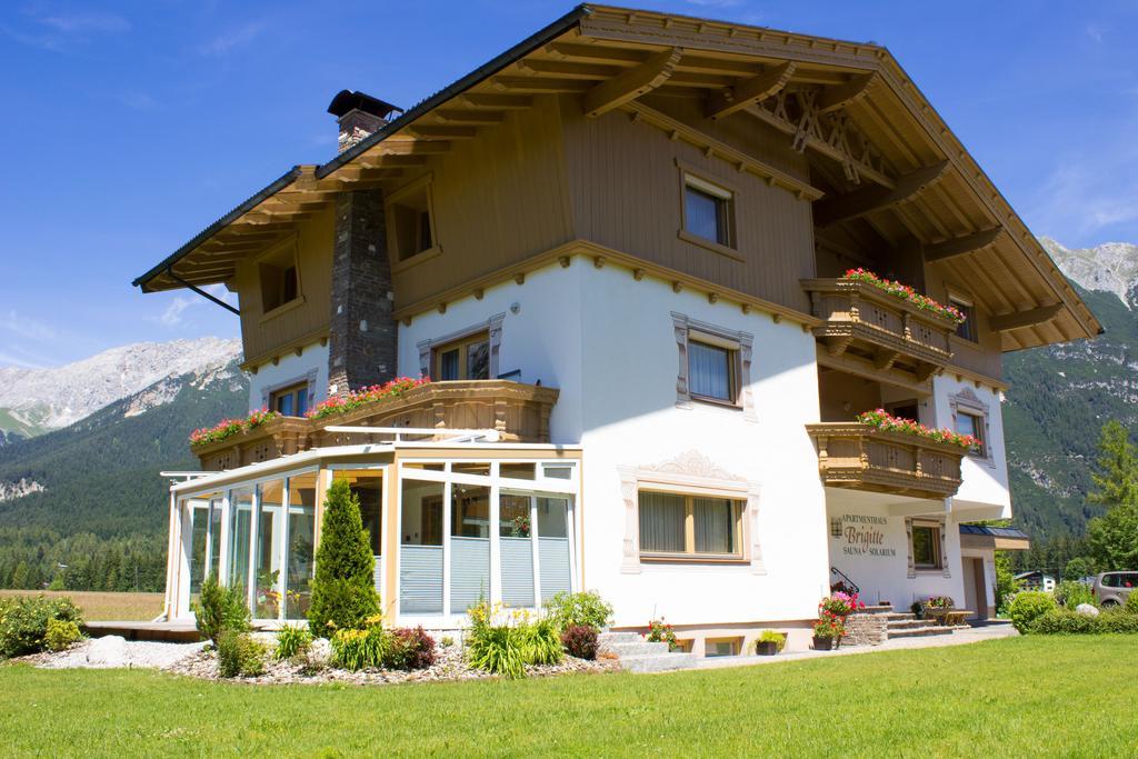 Apartmenthaus Brigitte ลอยทัช ภายนอก รูปภาพ